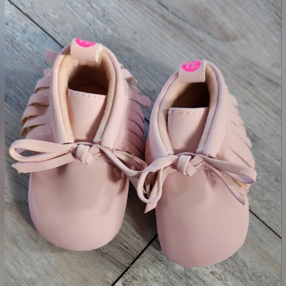 First Steps Baby Girl Soft Pink Moccasin Shoes - Picture 2 of 7